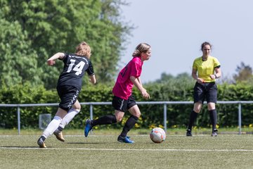 Bild 51 - B-Juniorinnen Pokalfinale SV Henstedt Ulzburg - SG Holstein Sued : 2:0